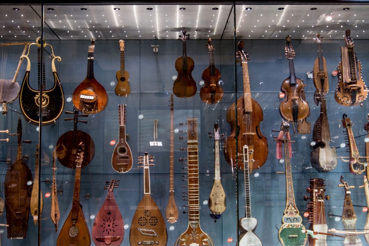 Stringed instruments behind glass