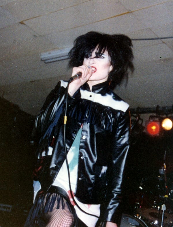 Siouxsie Sioux performing